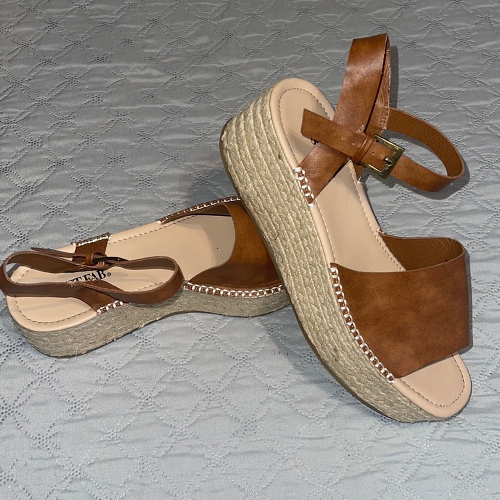 Just Fab brow platform sandals